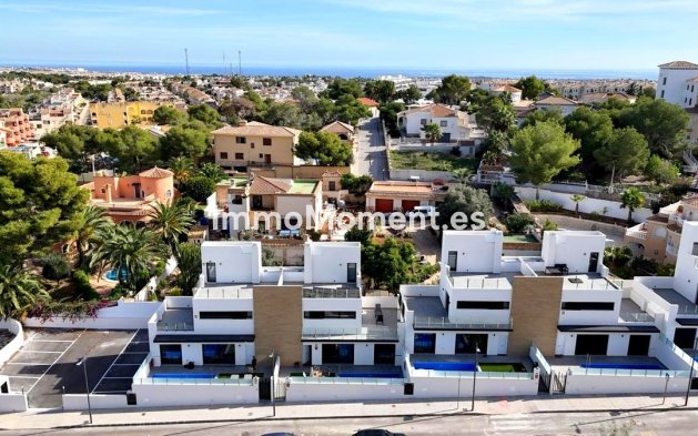 Bestaande woning - Vrijstaande villa - Orihuela - Villamartin