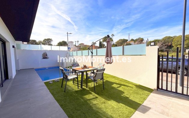Bestaande woning - Vrijstaande villa - Orihuela - Villamartin