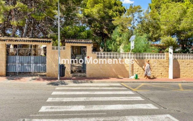 Bestaande woning - Vrijstaande villa - Torrevieja - Torrevieja Centro