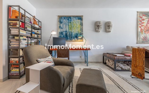 Resale - Apartment - Estepona - Estepona Centro