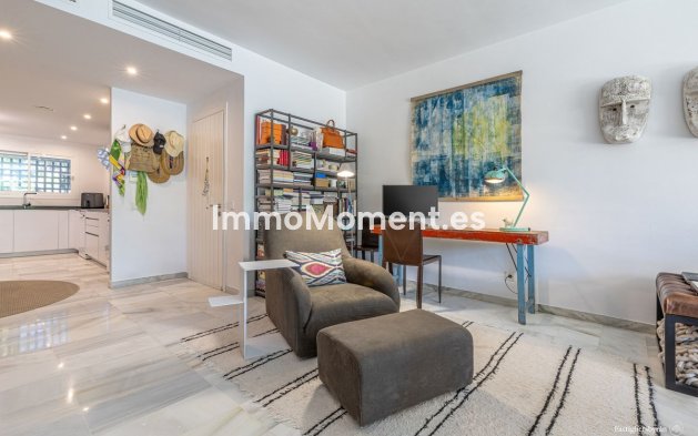 Resale - Apartment - Estepona - Estepona Centro