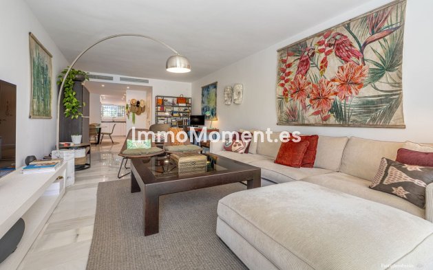 Resale - Apartment - Estepona - Estepona Centro