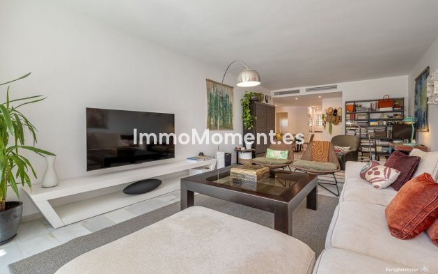 Resale - Apartment - Estepona - Estepona Centro