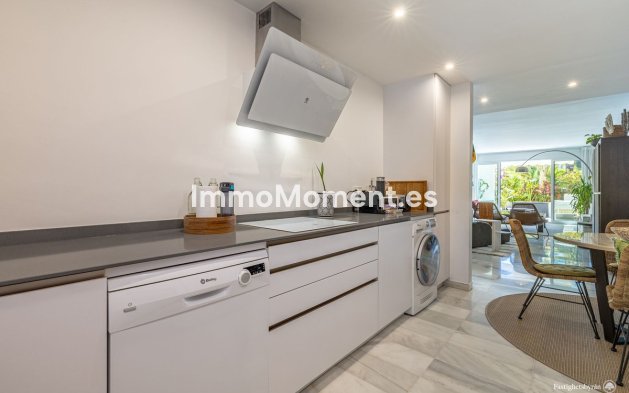 Resale - Apartment - Estepona - Estepona Centro