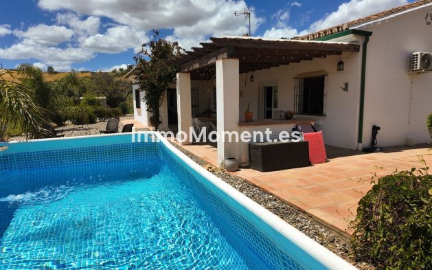 Reventa - Villa independiente - Interior  - Alora