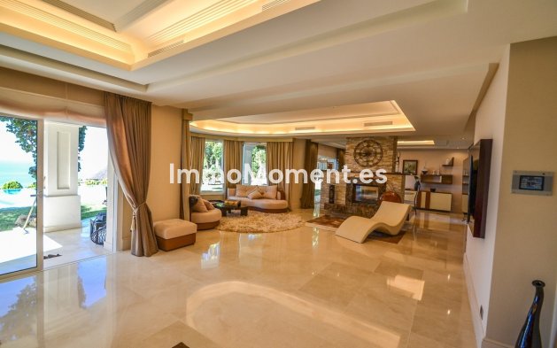 Resale - Detached villa - Marbella - Altos de los Monteros