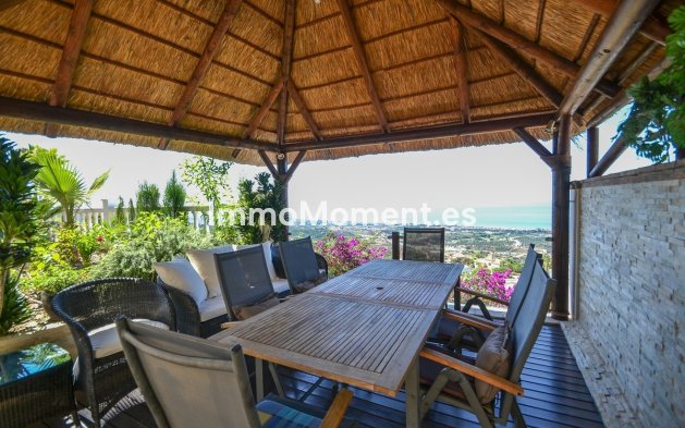 Resale - Detached villa - Marbella - Altos de los Monteros