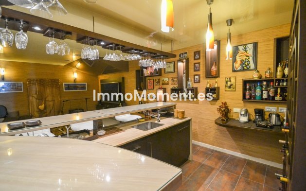 Resale - Detached villa - Marbella - Altos de los Monteros