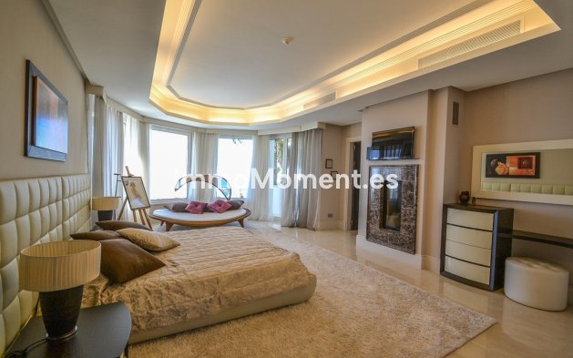 Resale - Detached villa - Marbella - Altos de los Monteros