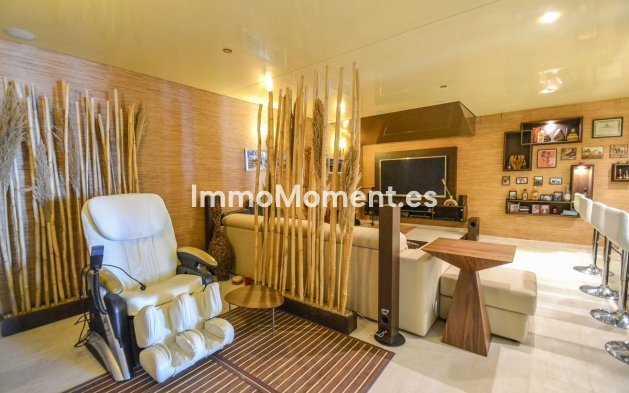 Resale - Detached villa - Marbella - Altos de los Monteros
