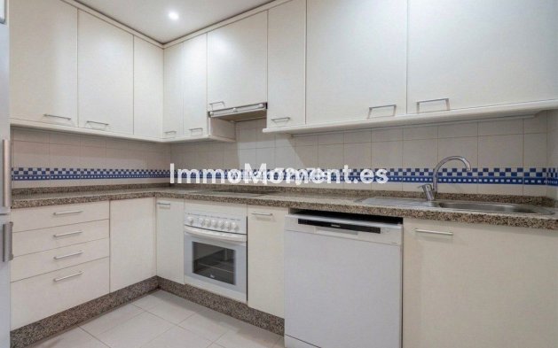 Resale - Apartment - Marbella - Las Chapas