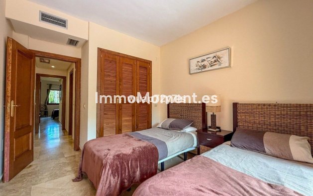Resale - Apartment - Marbella - Las Chapas