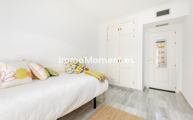 Bestaande woning - Appartement - Binnenland  - Alhaurín Golf