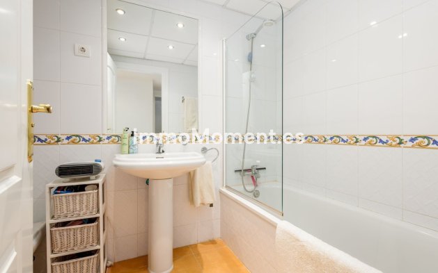 Bestaande woning - Appartement - Binnenland  - Alhaurín Golf