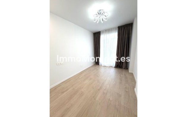 Revente - Appartement - Marbella - Nueva Andalucía