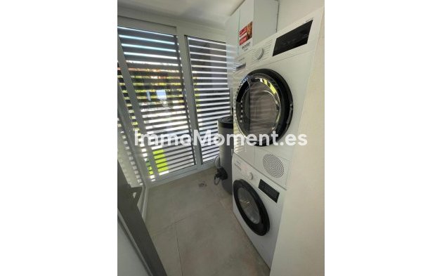 Resale - Apartment - Estepona - Atalaya
