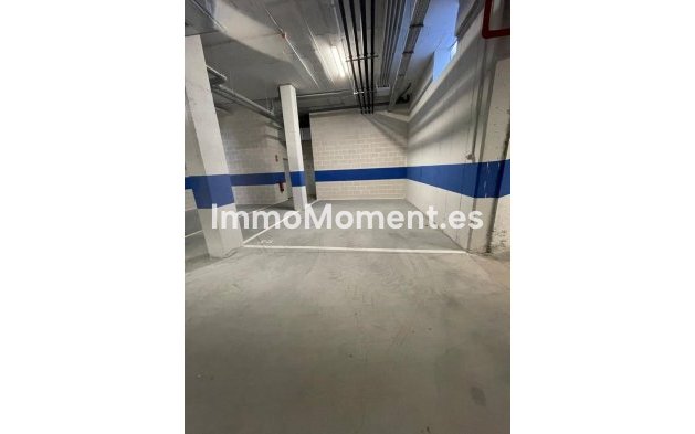 Resale - Apartment - Estepona - Atalaya