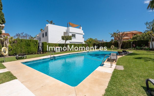 Resale - Townhouse - Marbella - Nueva Andalucía