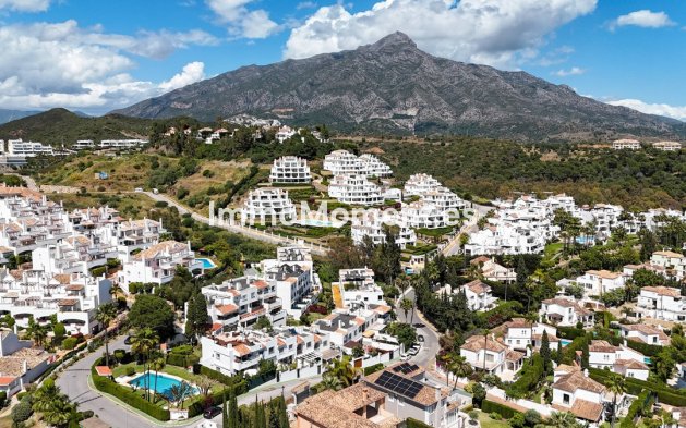 Resale - Townhouse - Marbella - Nueva Andalucía
