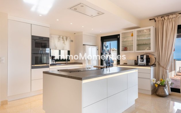 Resale - Apartment - Benahavís - Benahavís Centro