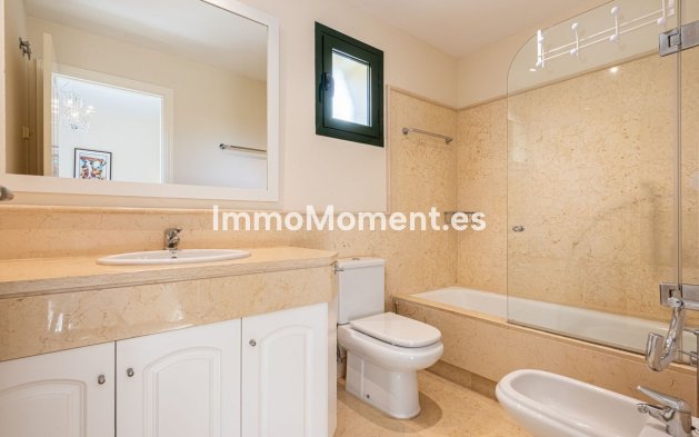 Resale - Apartment - Benahavís - Benahavís Centro