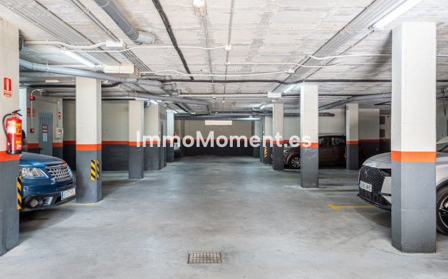 Resale - Apartment - Benahavís - Benahavís Centro