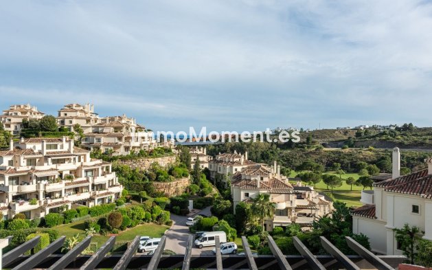 Resale - Apartment - Benahavís - Benahavís Centro