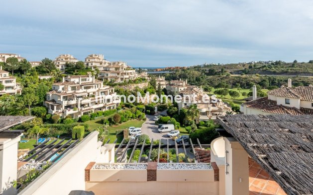 Resale - Apartment - Benahavís - Benahavís Centro