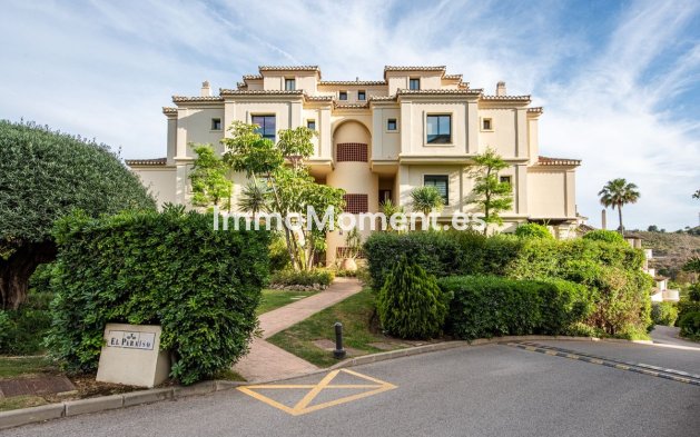 Resale - Apartment - Benahavís - Benahavís Centro