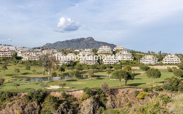 Resale - Apartment - Benahavís - Benahavís Centro