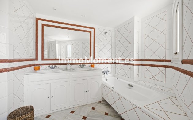 Resale - Detached villa - Benahavís - Benahavís Centro