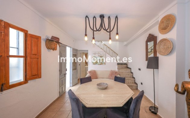 Bestaande woning - Rijtjeshuis - Binnenland  - Guaro