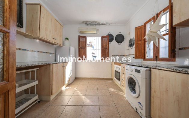 Bestaande woning - Rijtjeshuis - Binnenland  - Guaro