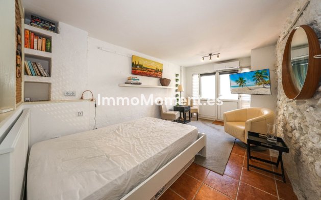 Bestaande woning - Rijtjeshuis - Binnenland  - Guaro