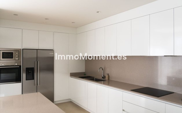 Resale - Apartment - Benahavís - Benahavís Centro