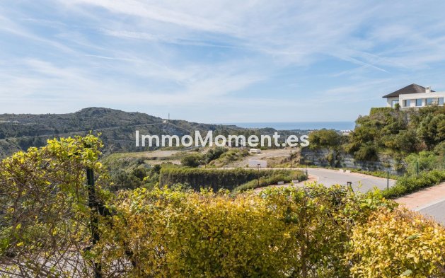 Resale - Apartment - Benahavís - Benahavís Centro