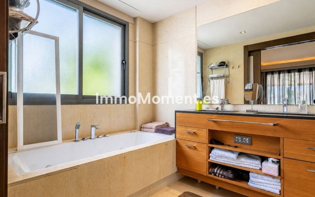 Resale - Apartment - Benahavís - Benahavís Centro