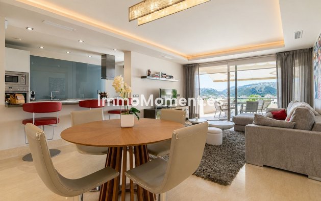 Resale - Apartment - Benahavís - Benahavís Centro