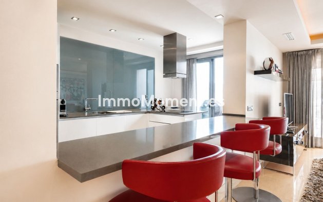 Resale - Apartment - Benahavís - Benahavís Centro