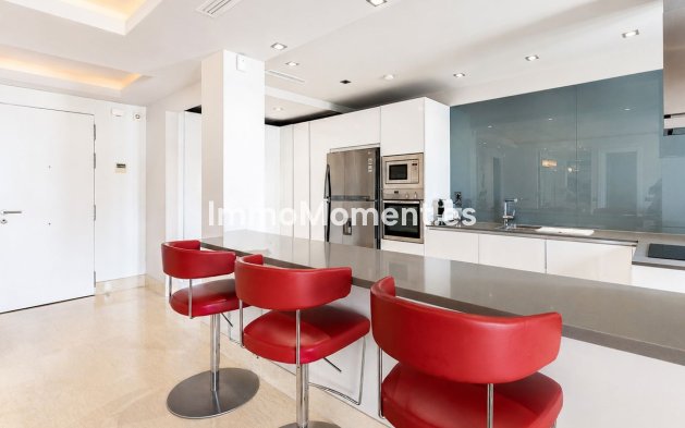 Resale - Apartment - Benahavís - Benahavís Centro