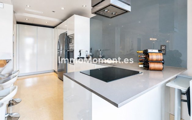 Resale - Apartment - Benahavís - Benahavís Centro