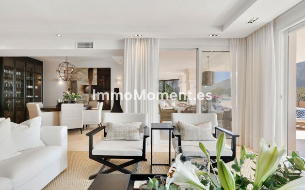 Resale - Apartment - Marbella - Nueva Andalucía