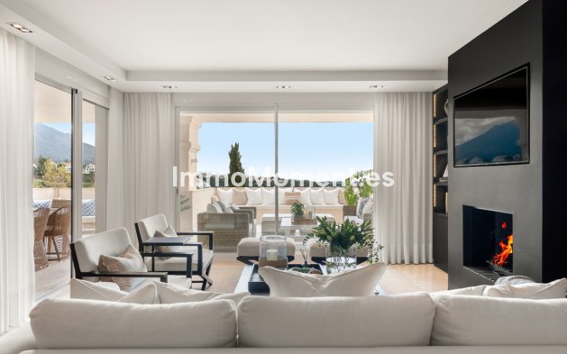 Resale - Apartment - Marbella - Nueva Andalucía