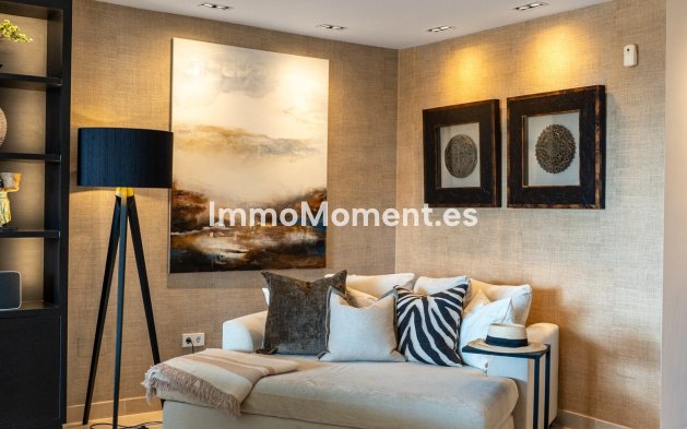 Resale - Apartment - Marbella - Nueva Andalucía