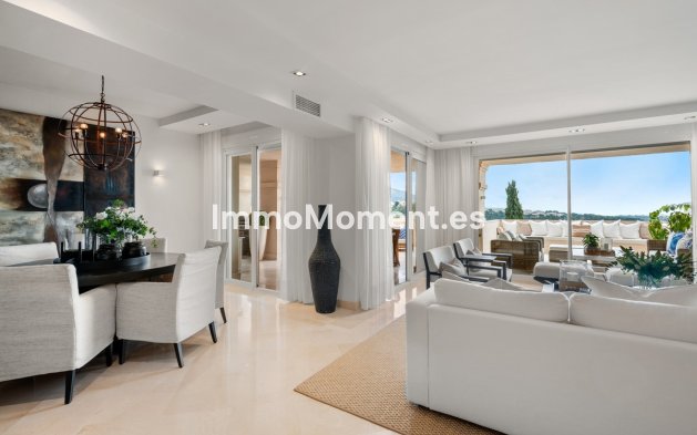 Resale - Apartment - Marbella - Nueva Andalucía