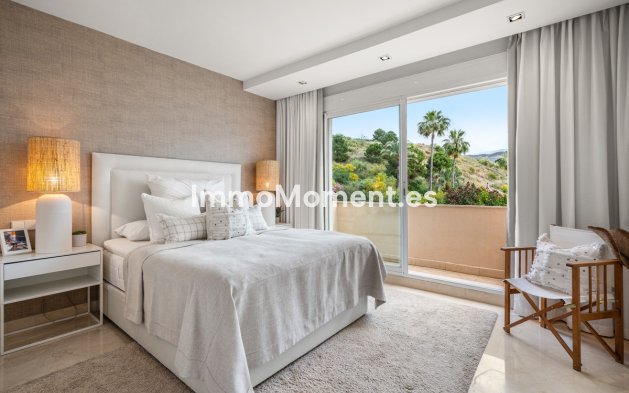 Resale - Apartment - Marbella - Nueva Andalucía