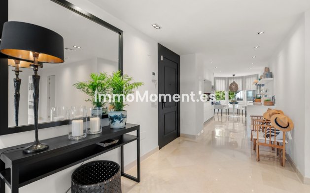 Resale - Apartment - Marbella - Nueva Andalucía