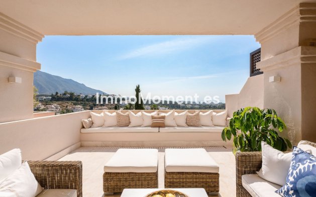 Resale - Apartment - Marbella - Nueva Andalucía