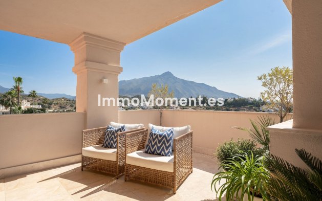 Resale - Apartment - Marbella - Nueva Andalucía