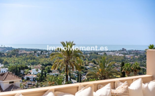 Resale - Apartment - Marbella - Nueva Andalucía
